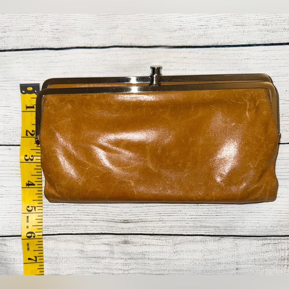 HOBO Lauren Clutch-Wallet - Picture 11 of 11